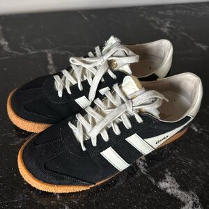 Gola women’s  Elan Sneaker